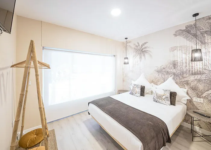 Hostal Plaza Boutique - Solo Adultos